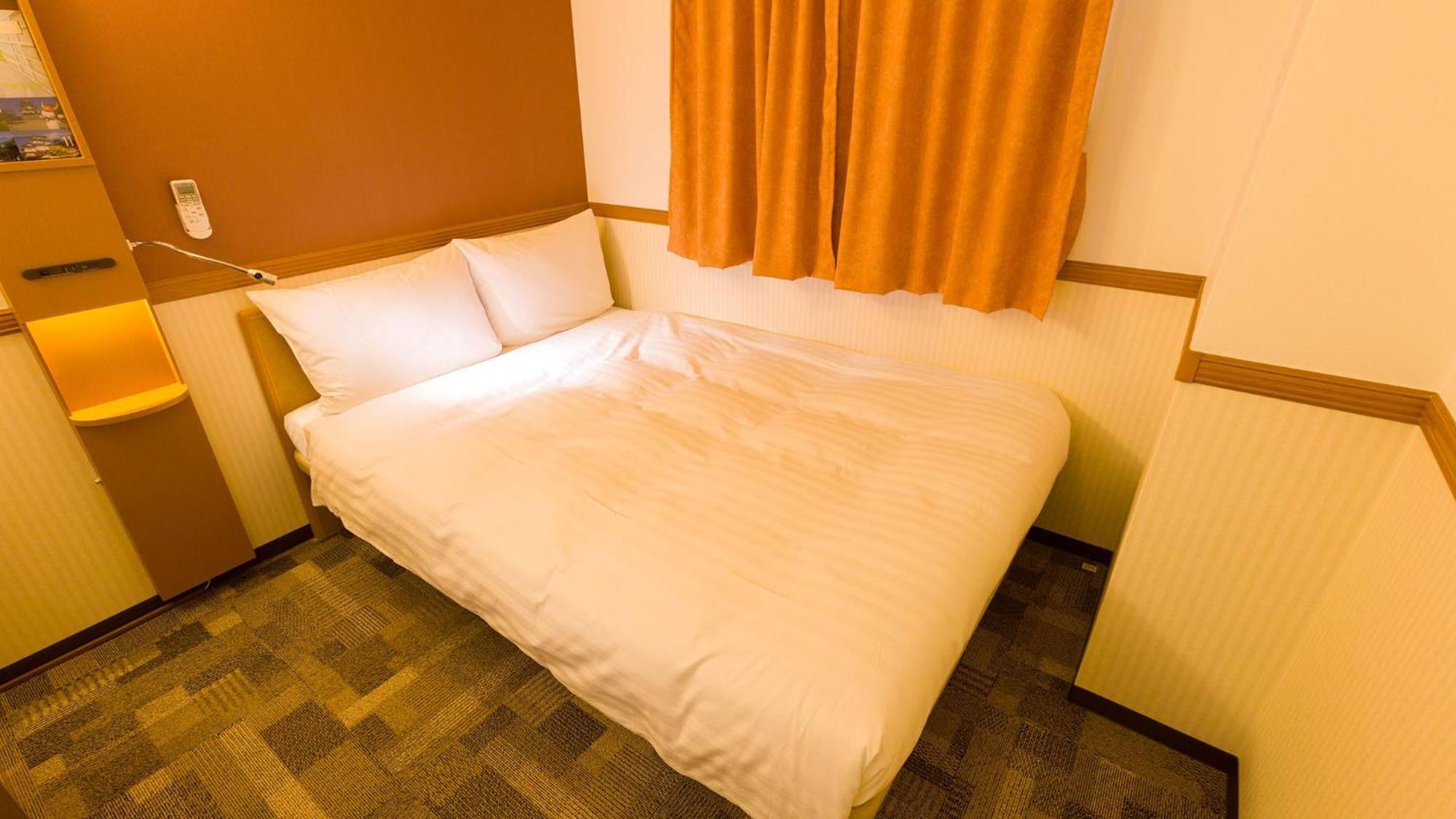 Toyoko Inn Takasaki Eki Nishi Guchi No 2 Oda fotoğraf