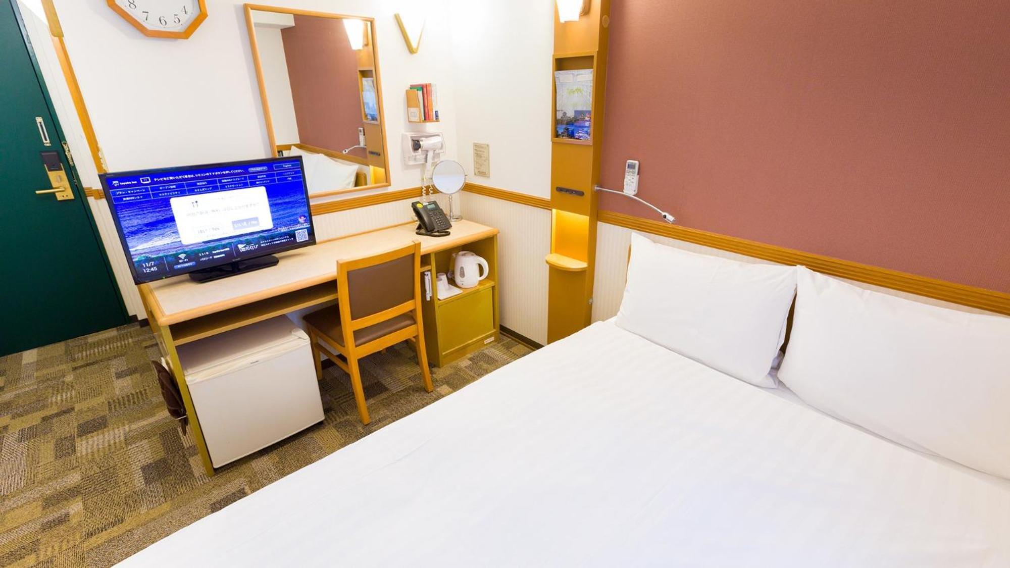 Toyoko Inn Takasaki Eki Nishi Guchi No 2 Oda fotoğraf