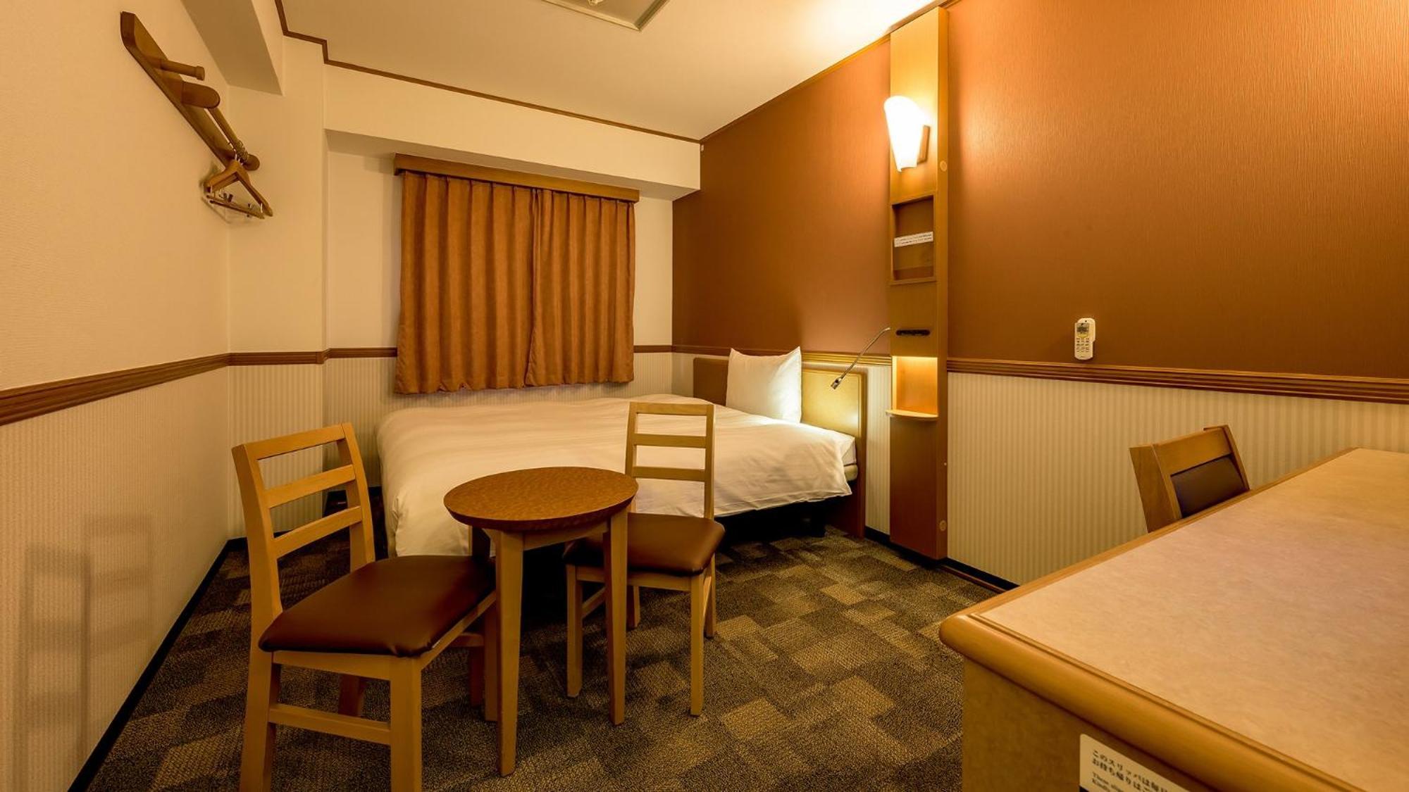 Toyoko Inn Takasaki Eki Nishi Guchi No 2 Oda fotoğraf