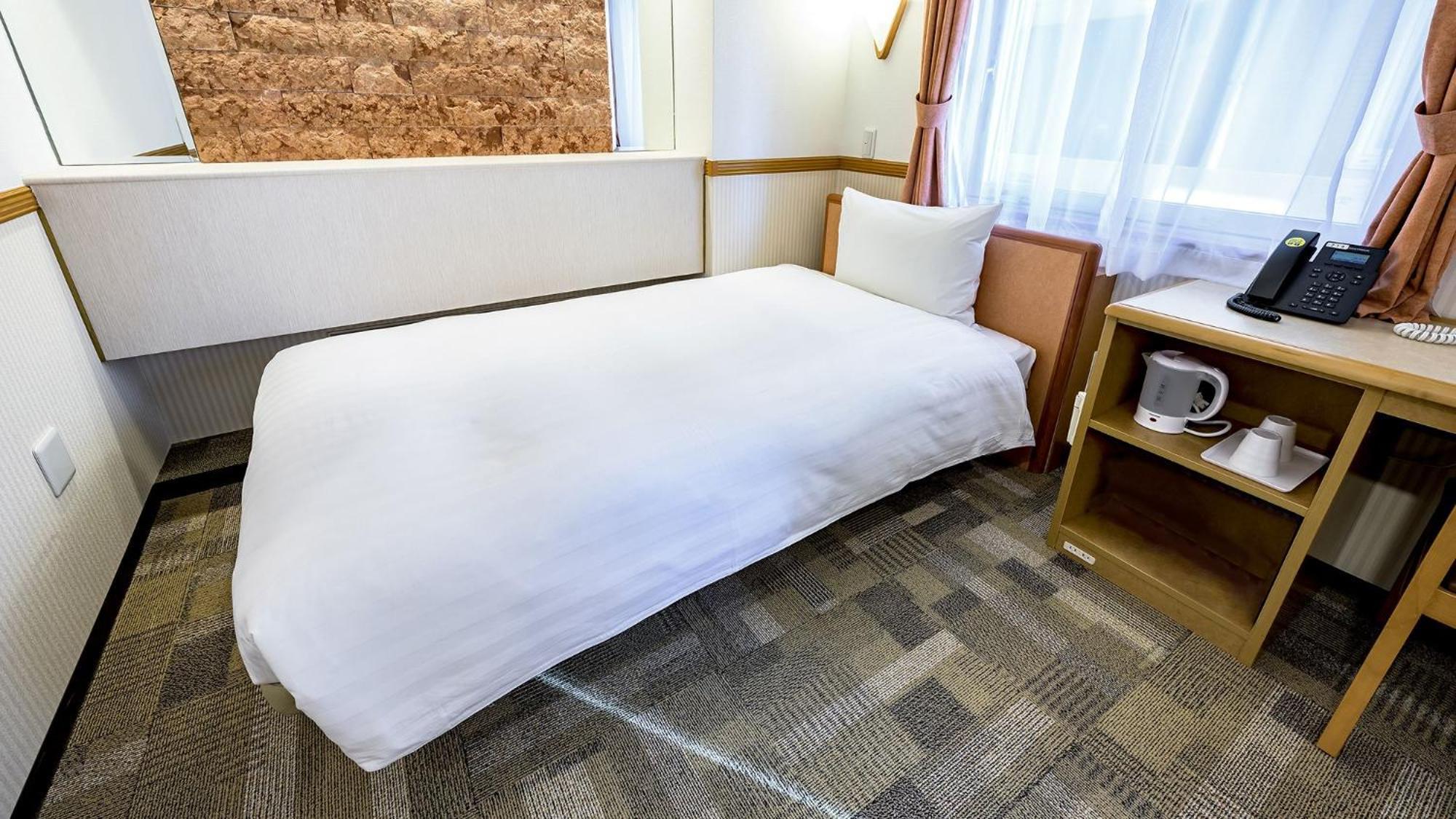 Toyoko Inn Takasaki Eki Nishi Guchi No 2 Oda fotoğraf