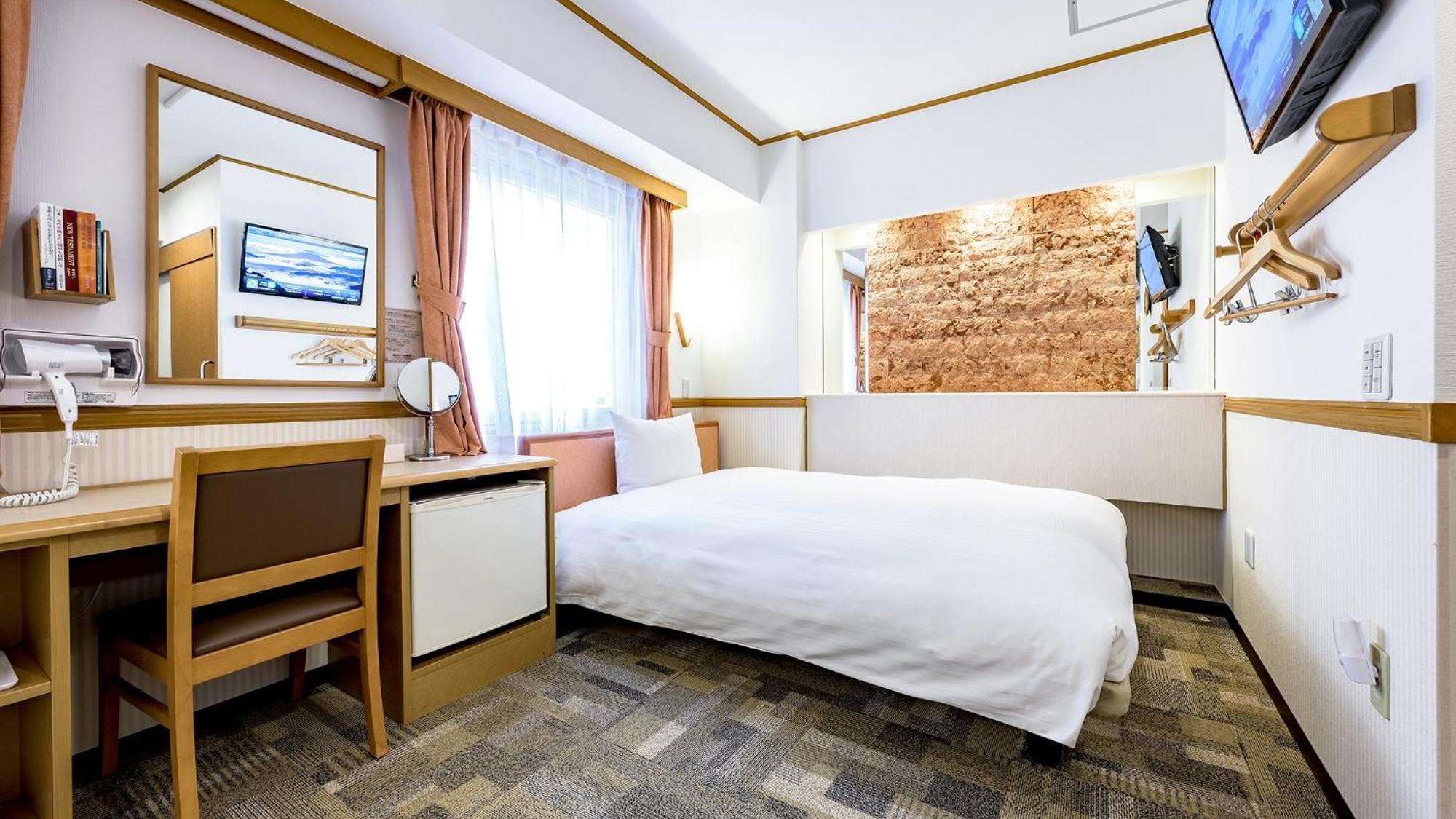 Toyoko Inn Takasaki Eki Nishi Guchi No 2 Oda fotoğraf