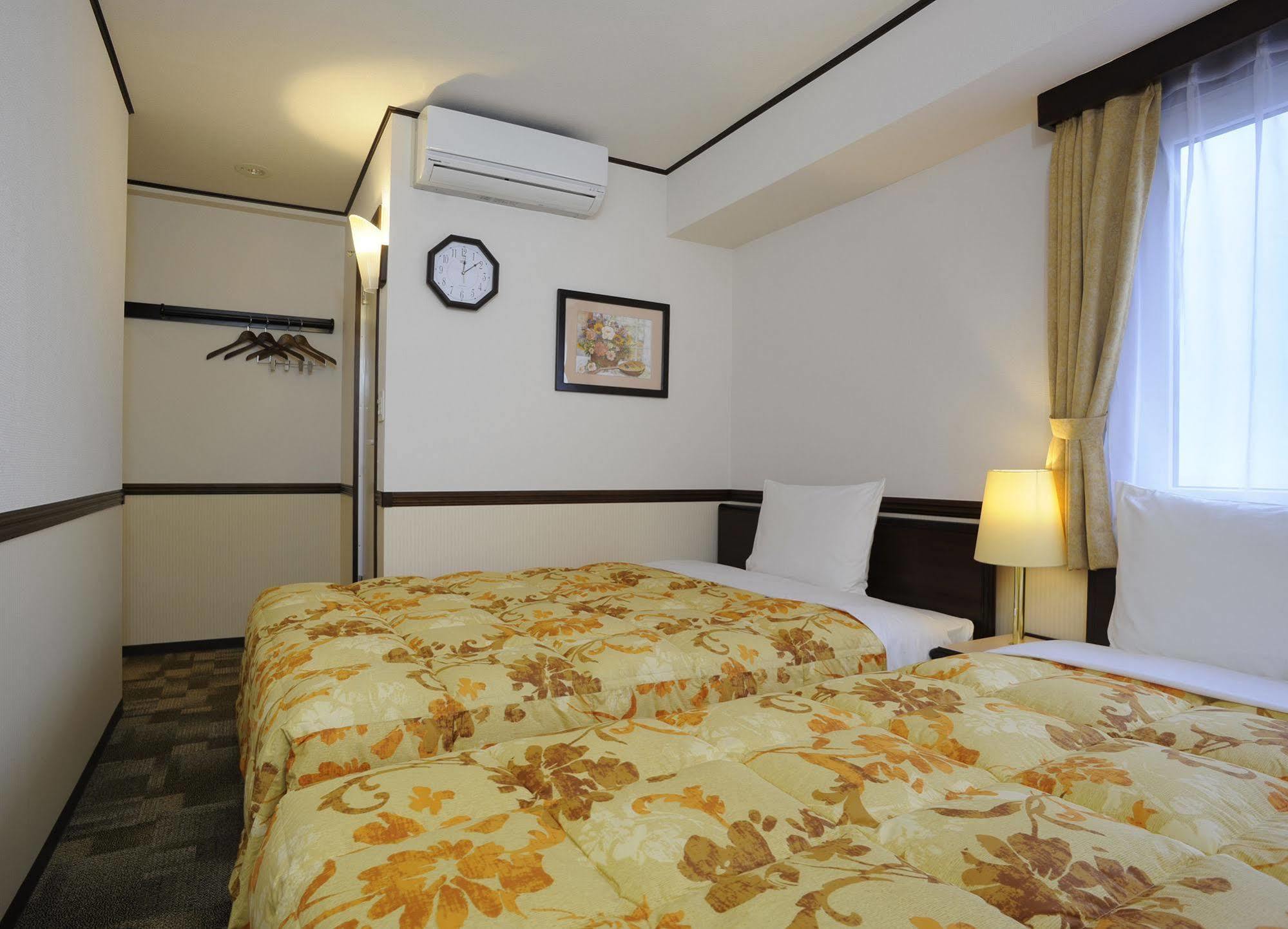 Toyoko Inn Takasaki Eki Nishi Guchi No 2 Dış mekan fotoğraf