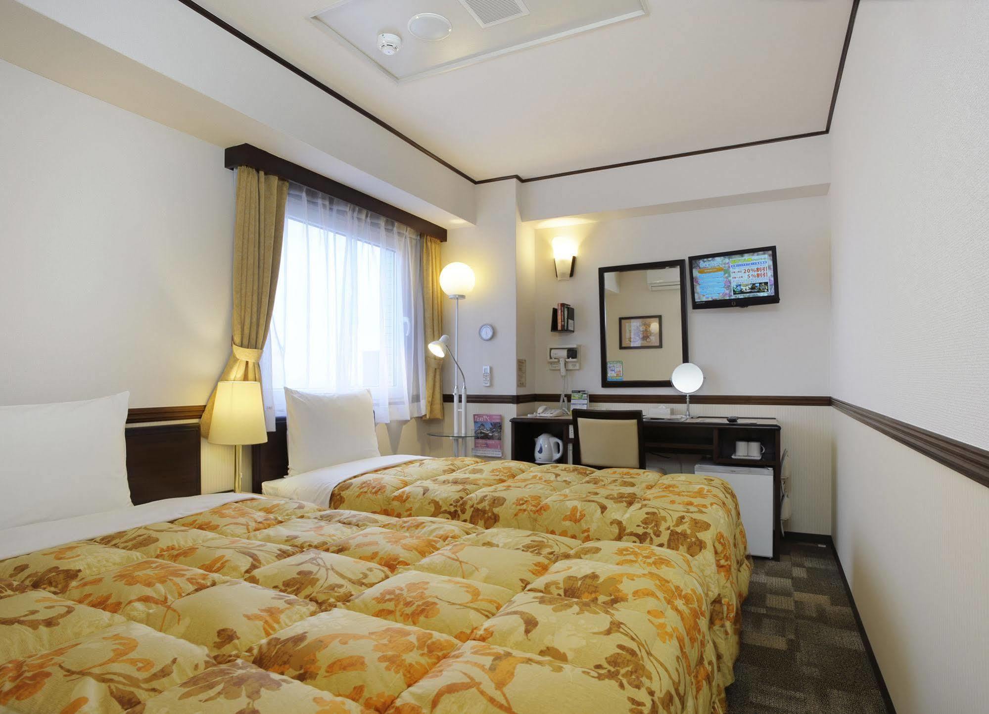 Toyoko Inn Takasaki Eki Nishi Guchi No 2 Dış mekan fotoğraf
