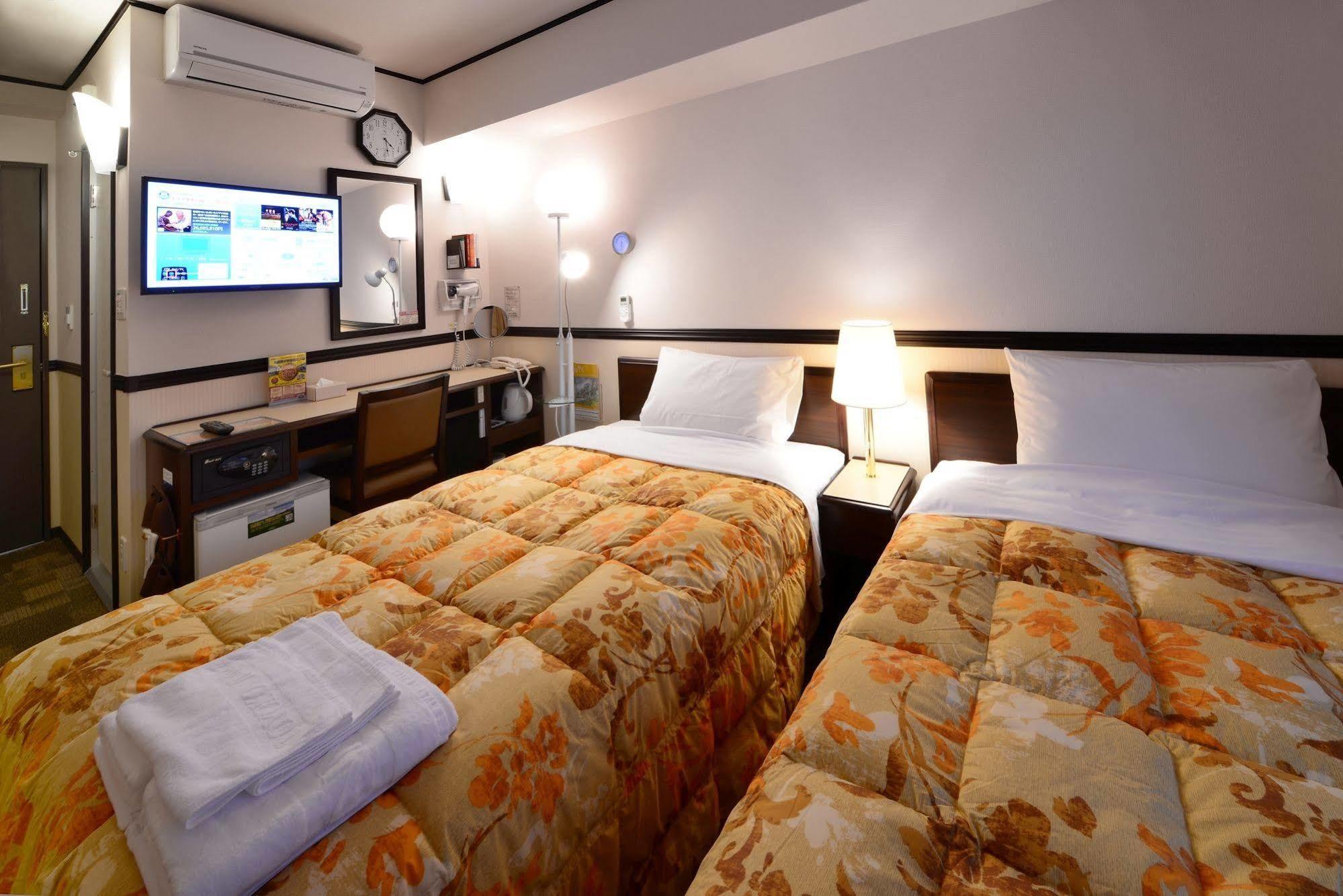 Toyoko Inn Takasaki Eki Nishi Guchi No 2 Dış mekan fotoğraf